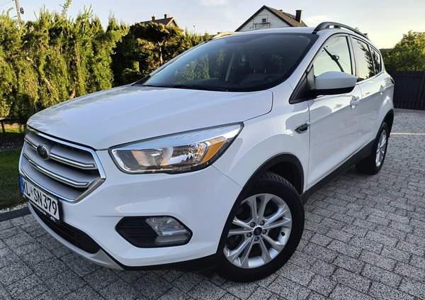 Ford Escape cena 63900 przebieg: 101000, rok produkcji 2018 z Barlinek małe 79